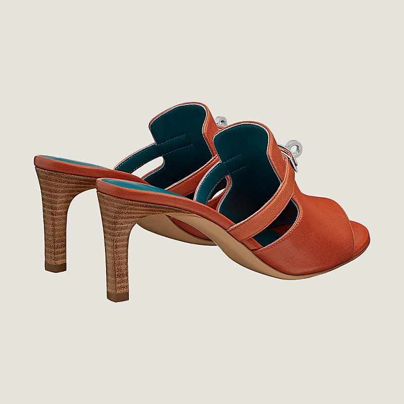 かわいい♡ Hermes アルルジェンヌ刺繍ビーチショーツ Cute sandal | Hermès Netherlands